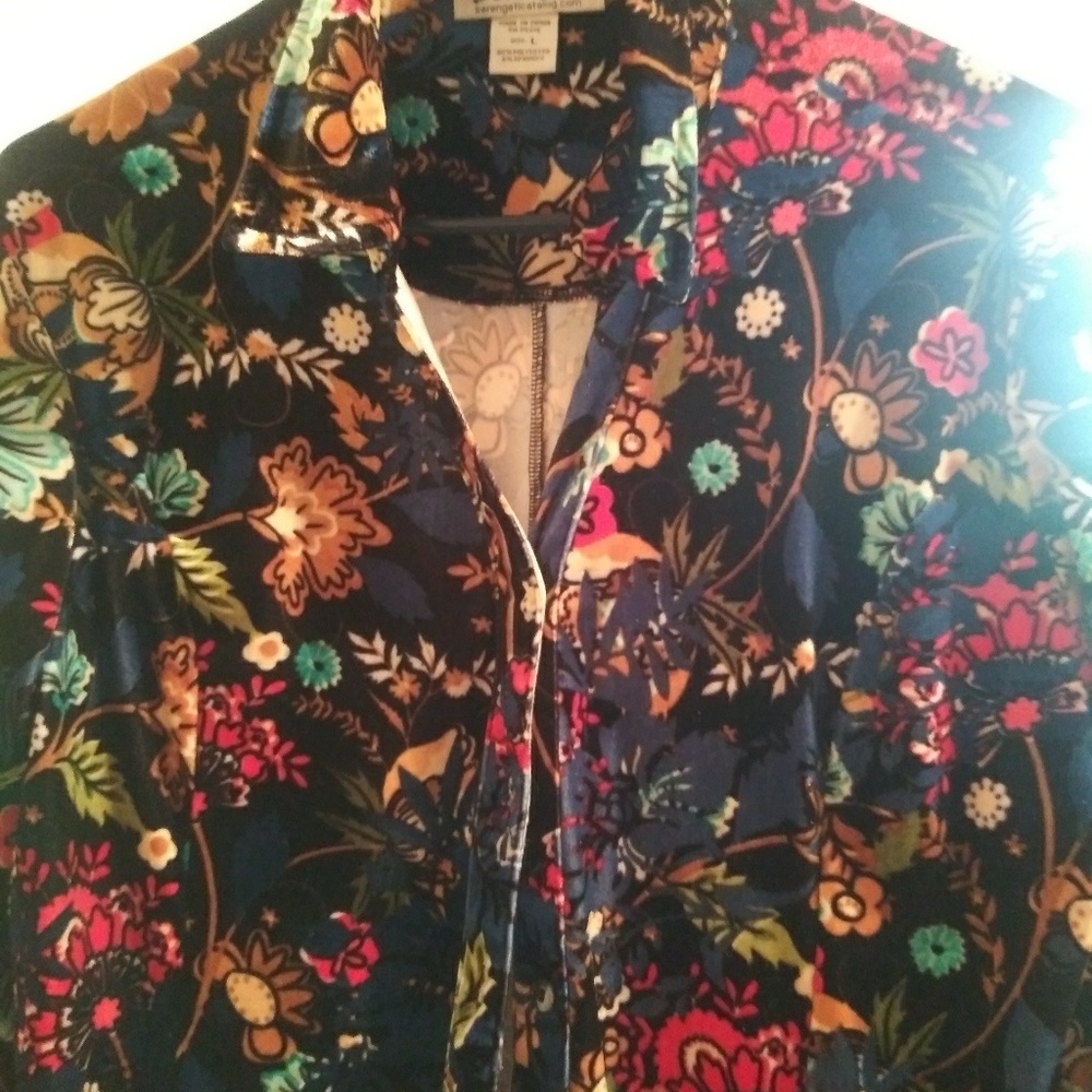 Long sleeve printed top